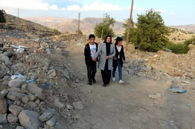 Gelin geldiği köyde muhtar oldu, köyün çehresini değiştirdi Gelin geldiği köyde muhtar oldu, köyün çehresini değiştirdi
