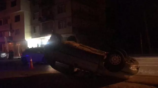 Gemlik'te otomobil ile traktör çarpıştı: 2 yaralı Gemlik'te otomobil ile traktör çarpıştı: 2 yaralı