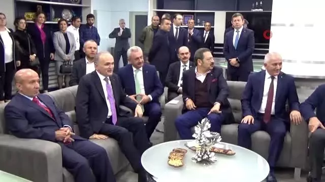 Hisarcıklıoğlu 'Hayallerinizden vazgeçmeyin' Hisarcıklıoğlu 'Hayallerinizden vazgeçmeyin'