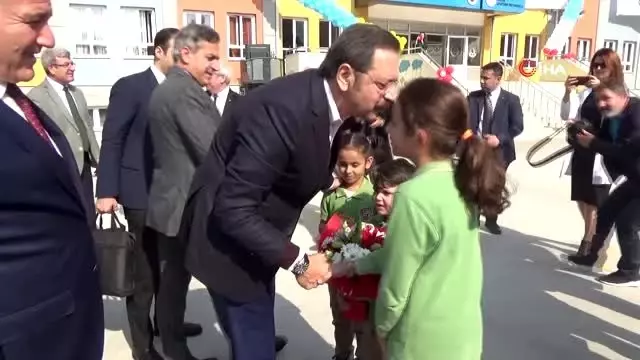 Hisarcıklıoğlu 'Hayallerinizden vazgeçmeyin' Hisarcıklıoğlu 'Hayallerinizden vazgeçmeyin'