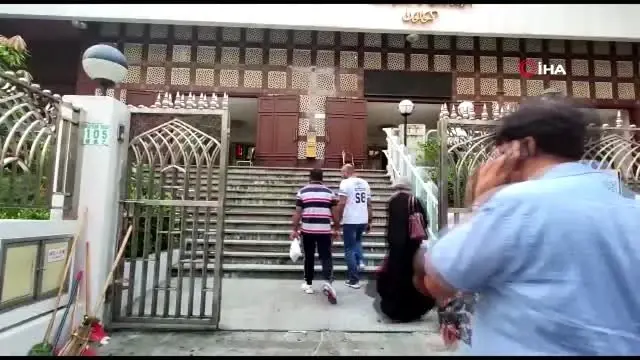 - Hong Kong Lideri, polisin tazyikli su sıktığı camiyi ziyaret etti - Hong Kong Lideri, polisin tazyikli su sıktığı camiyi ziyaret etti