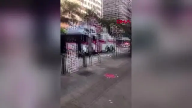 Hong kong polisi camiye isabet eden mavi sudan dolayı özür diledi