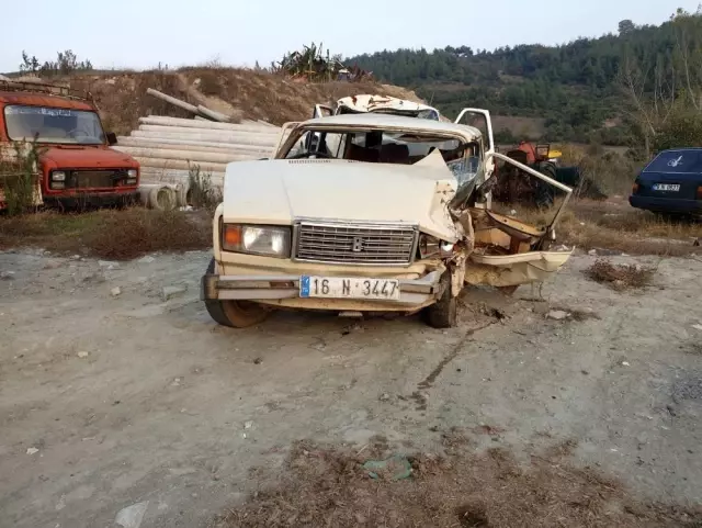 İki otomobil kafa kafaya çarpıştı: 1 ölü, 3 yaralı