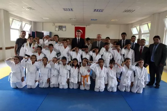 judoculardan asker selamı judoculardan asker selamı