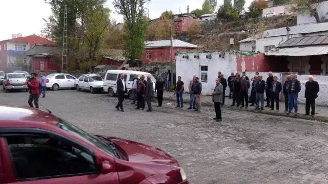 Kars'ta mahalle sakinleri eylem yaptı