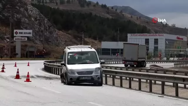 Köpeği ezmemek için kaza yaptı: 2 yaralı Köpeği ezmemek için kaza yaptı: 2 yaralı