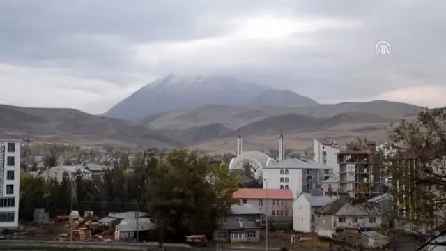 Kösedağ'a mevsimin ilk karı yağdı Kösedağ'a mevsimin ilk karı yağdı