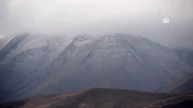 Kösedağ'a mevsimin ilk karı yağdı Kösedağ'a mevsimin ilk karı yağdı