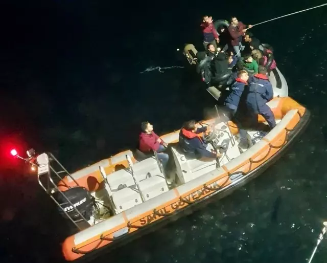 Kuşadası'nda 83 düzensiz göçmen yakalandı Kuşadası'nda 83 düzensiz göçmen yakalandı