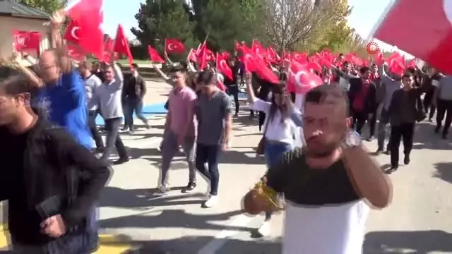 Kütahya'da Mehmetçiğe destek yürüyüşü Kütahya'da Mehmetçiğe destek yürüyüşü