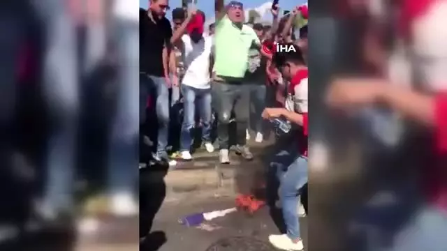 - Lübnanlı göstericiler İsrail bayrağını yaktı - Lübnanlı göstericiler İsrail bayrağını yaktı