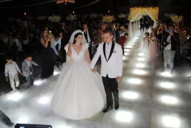 Meclis Başkanı Yazıcıoğlu oğlunu evlendirdi Meclis Başkanı Yazıcıoğlu oğlunu evlendirdi