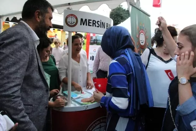 Mersin Barosu Çamlıbel Sokak Festivali'nde stant açtı