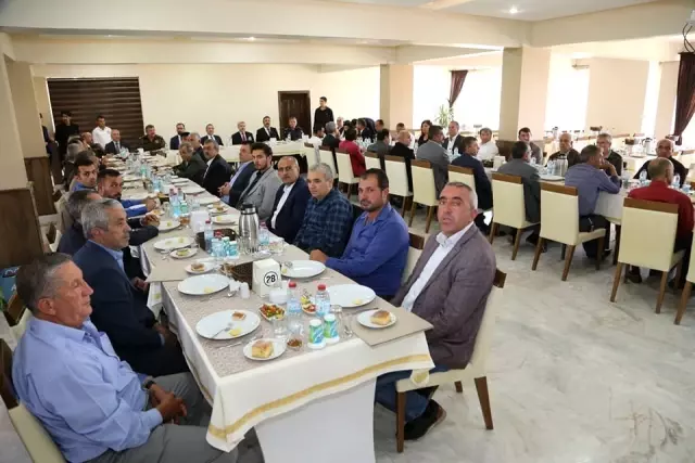 Muhtarlar kendi günlerinde protokol ile buluştu Muhtarlar kendi günlerinde protokol ile buluştu
