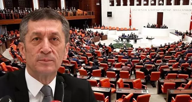 'Nöbetçi bakan' uygulaması başlıyor! İlk nöbeti Ziya Selçuk tutacak 'Nöbetçi bakan' uygulaması başlıyor! İlk nöbeti Ziya Selçuk tutacak