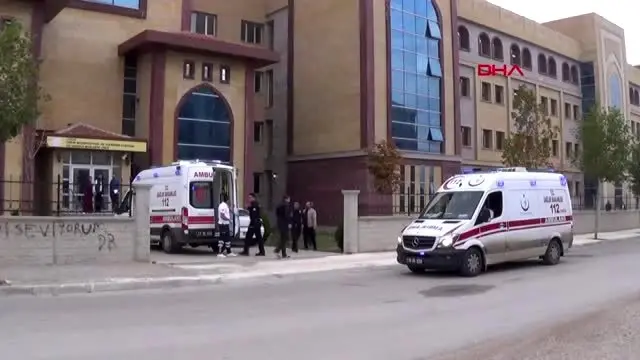 Okulun 2'inci katından atlayan genç kız, yaralandı Okulun 2'inci katından atlayan genç kız, yaralandı