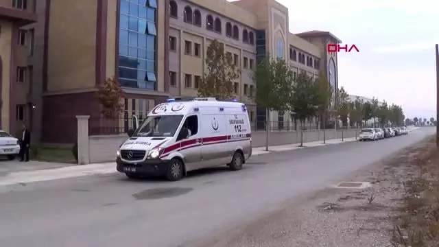 Okulun 2'inci katından atlayan genç kız, yaralandı Okulun 2'inci katından atlayan genç kız, yaralandı