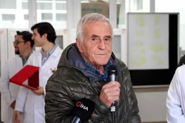 8 yıllık kadavra törenle toprağa verildi 8 yıllık kadavra törenle toprağa verildi