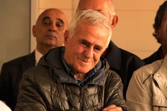 8 yıllık kadavra törenle toprağa verildi 8 yıllık kadavra törenle toprağa verildi