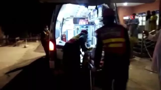 - Pakistan'da ambulansla treyler çarpıştı: 9 ölü - Pakistan'da ambulansla treyler çarpıştı: 9 ölü
