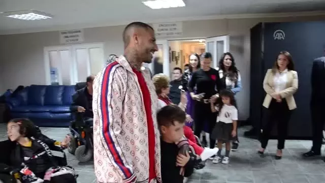 Quaresma'dan omurilik felci hastalarına ziyaret Quaresma'dan omurilik felci hastalarına ziyaret