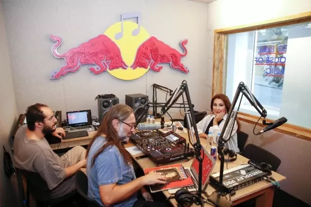 Red Bull Music Festival İstanbul'a ünlü isimler akın etti Red Bull Music Festival İstanbul'a ünlü isimler akın etti