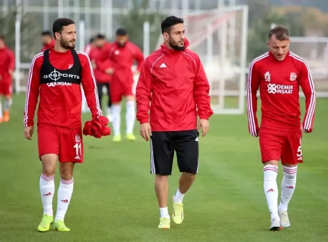 Rıza Çalımbay: 'Antalya maçı final niteliğinde' Rıza Çalımbay: 'Antalya maçı final niteliğinde'
