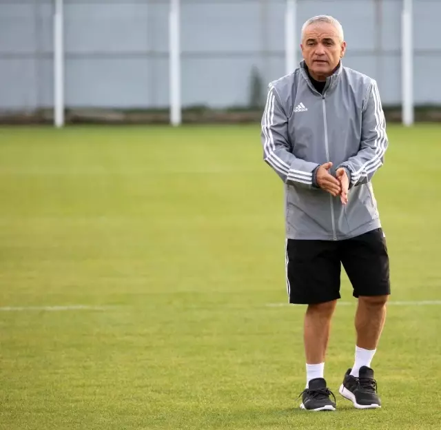 Rıza Çalımbay: 'Antalya maçı final niteliğinde' Rıza Çalımbay: 'Antalya maçı final niteliğinde'
