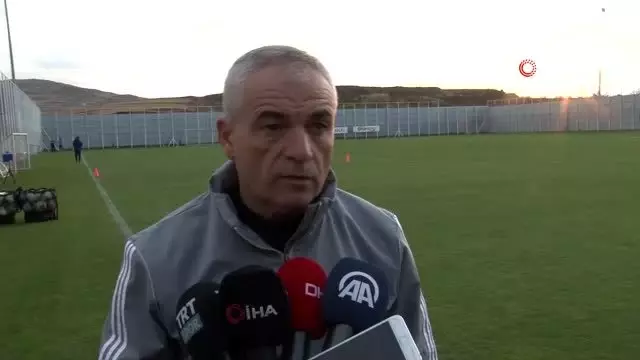 Rıza Çalımbay: 'Antalya maçı final niteliğinde' Rıza Çalımbay: 'Antalya maçı final niteliğinde'