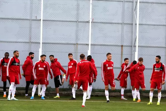 Rıza Çalımbay: 'Antalyaspor maçı Galatasaray maçından zor' Rıza Çalımbay: 'Antalyaspor maçı Galatasaray maçından zor'