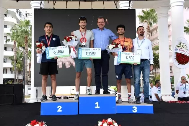 Seçer: 'En büyük hedefimiz, Mersin'i spor, kültür ve sanat kenti yapmak' Seçer: 'En büyük hedefimiz, Mersin'i spor, kültür ve sanat kenti yapmak'