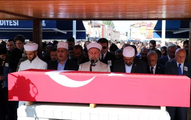 Hakkari şehidi memleketi Erzurum'da son yolculuğuna uğurlandı Hakkari şehidi memleketi Erzurum'da son yolculuğuna uğurlandı