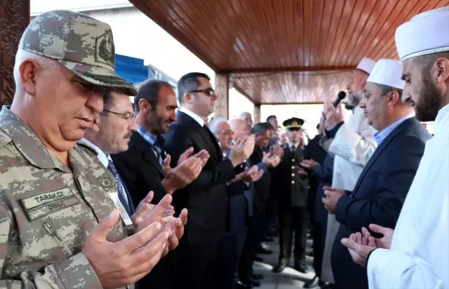 Hakkari şehidi memleketi Erzurum'da son yolculuğuna uğurlandı Hakkari şehidi memleketi Erzurum'da son yolculuğuna uğurlandı