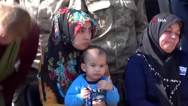 Şehit uzman çavuş Muhammed Önek'in naaşı memleketine uğurlandı Şehit uzman çavuş Muhammed Önek'in naaşı memleketine uğurlandı
