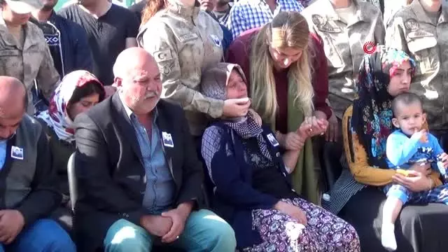 Şehit uzman çavuş Muhammed Önek'in naaşı memleketine uğurlandı Şehit uzman çavuş Muhammed Önek'in naaşı memleketine uğurlandı
