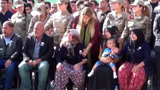 Şehit uzman çavuş Muhammed Önek'in naaşı memleketine uğurlandı Şehit uzman çavuş Muhammed Önek'in naaşı memleketine uğurlandı
