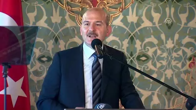 Soylu: '(Kaçak göçmen) Yıl başından bugüne kadar 75 bin 172 kişiye sınır dışı işlemleri... Soylu: '(Kaçak göçmen) Yıl başından bugüne kadar 75 bin 172 kişiye sınır dışı işlemleri...