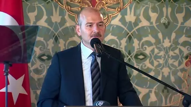 Soylu: '(Kaçak göçmen) Yıl başından bugüne kadar 75 bin 172 kişiye sınır dışı işlemleri... Soylu: '(Kaçak göçmen) Yıl başından bugüne kadar 75 bin 172 kişiye sınır dışı işlemleri...