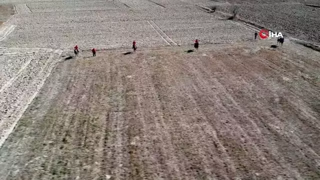 Sünnet düğününde Türklük ve Yörüklük kültürlerini doyasıya yaşattılar Sünnet düğününde Türklük ve Yörüklük kültürlerini doyasıya yaşattılar