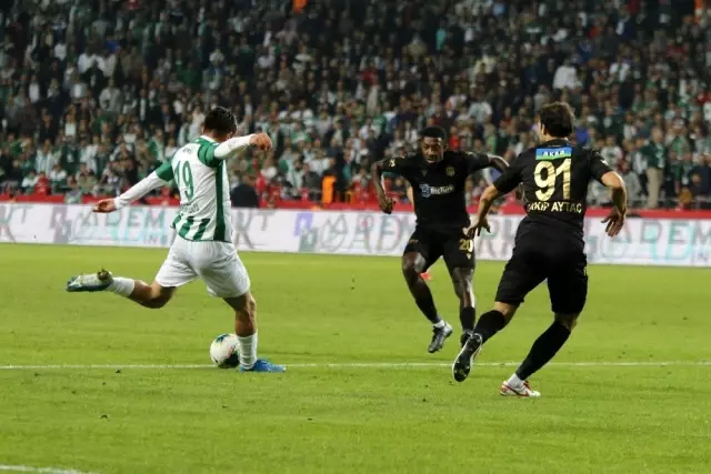 Süper Lig: Konyaspor: 0 - Yeni Malatyaspor: 1 (İlk Yarı) Süper Lig: Konyaspor: 0 - Yeni Malatyaspor: 1 (İlk Yarı)