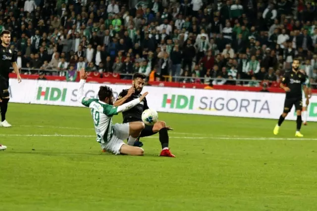 Süper Lig: Konyaspor: 0 - Yeni Malatyaspor: 1 (İlk Yarı) Süper Lig: Konyaspor: 0 - Yeni Malatyaspor: 1 (İlk Yarı)