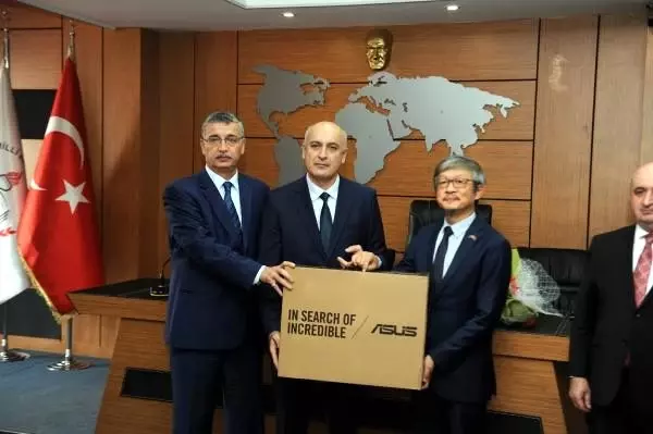 Tayvan Ankara Büyükelçisi'nden Kahramanmaraş'a 55 bilgisayar
