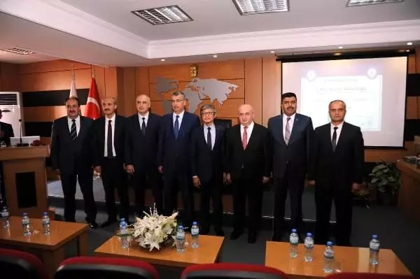 Tayvan Ankara Büyükelçisi'nden Kahramanmaraş'a 55 bilgisayar Tayvan Ankara Büyükelçisi'nden Kahramanmaraş'a 55 bilgisayar