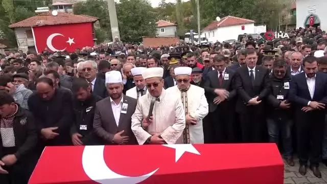 Tel Abyad şehidi Sefa Fındık son yolculuğuna uğurlandı Tel Abyad şehidi Sefa Fındık son yolculuğuna uğurlandı