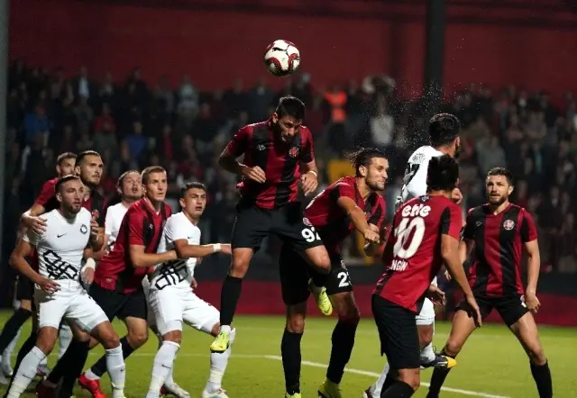 TFF 1. Lig: Fatih Karagümrük: 2 - Osmanlıspor: 0 TFF 1. Lig: Fatih Karagümrük: 2 - Osmanlıspor: 0