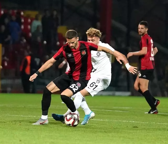 TFF 1. Lig: Fatih Karagümrük: 2 - Osmanlıspor: 0 TFF 1. Lig: Fatih Karagümrük: 2 - Osmanlıspor: 0