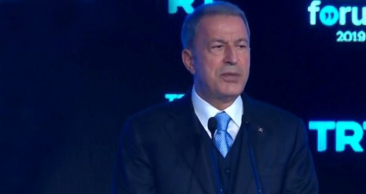 TRT World Forum'da konuşan Akar, akıcı İngilizcesiyle dikkat çekti
