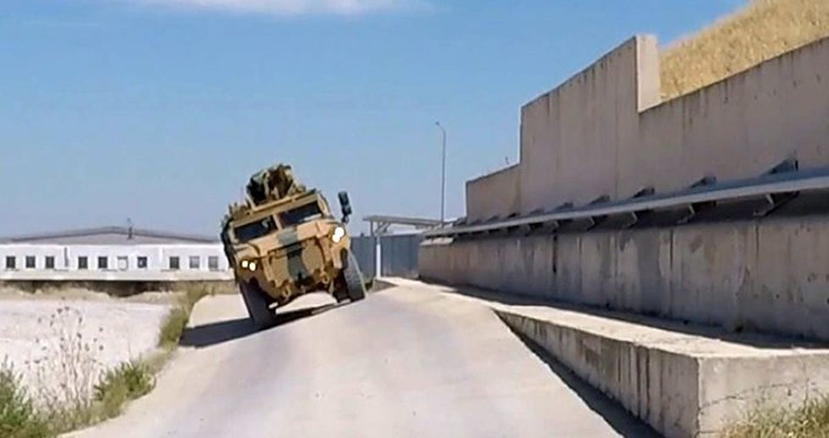 TSK'nın dev askeri zırhlıları karanlıkta görünmez oluyor