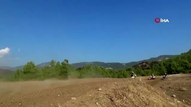 Türkiye'nin motokros sporcuları Antalya'da buluştu Türkiye'nin motokros sporcuları Antalya'da buluştu