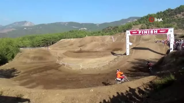 Türkiye'nin motokros sporcuları Antalya'da buluştu Türkiye'nin motokros sporcuları Antalya'da buluştu
